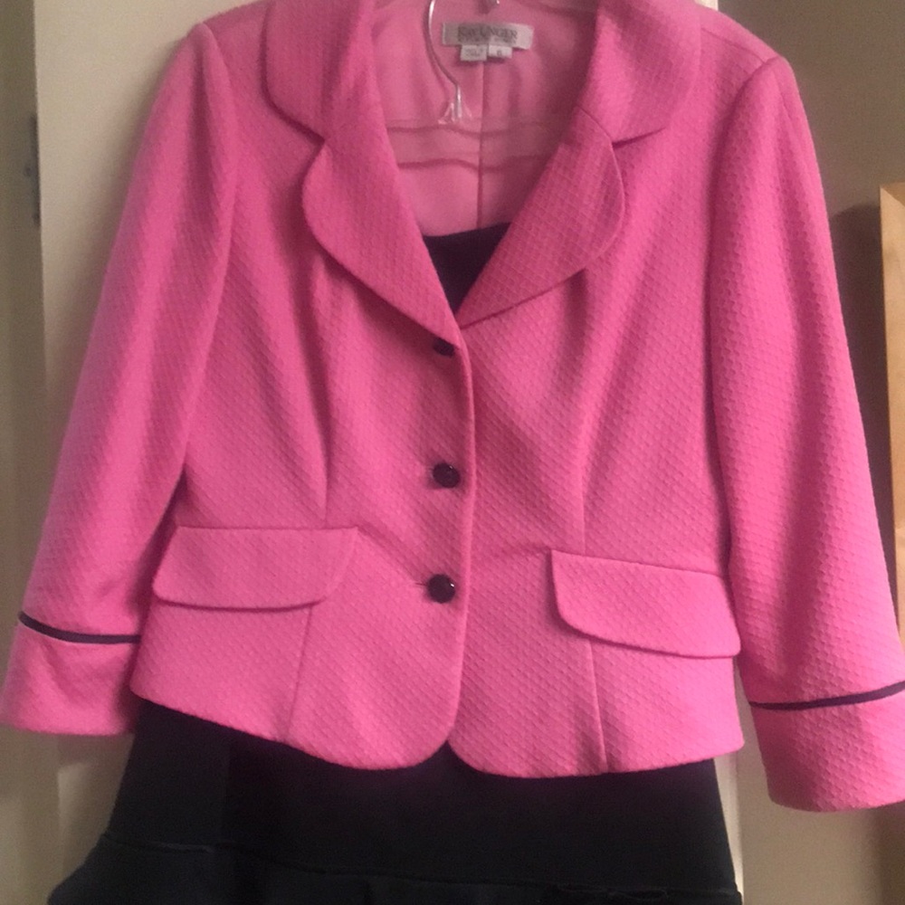 Classic dinner suit.  Excellent condition.